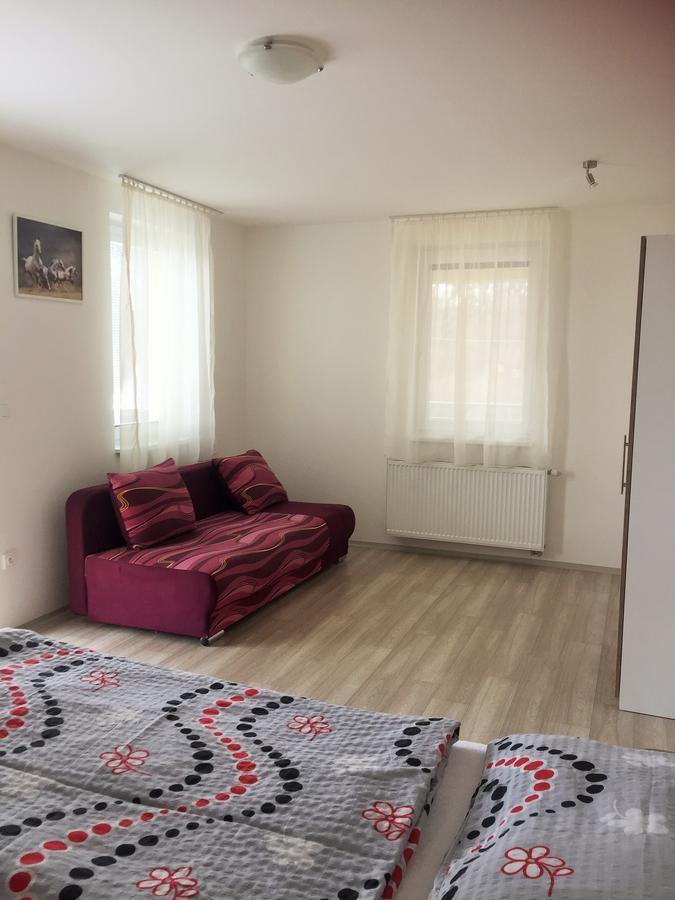 Promenad Apartmany Velky Meder Exterior photo