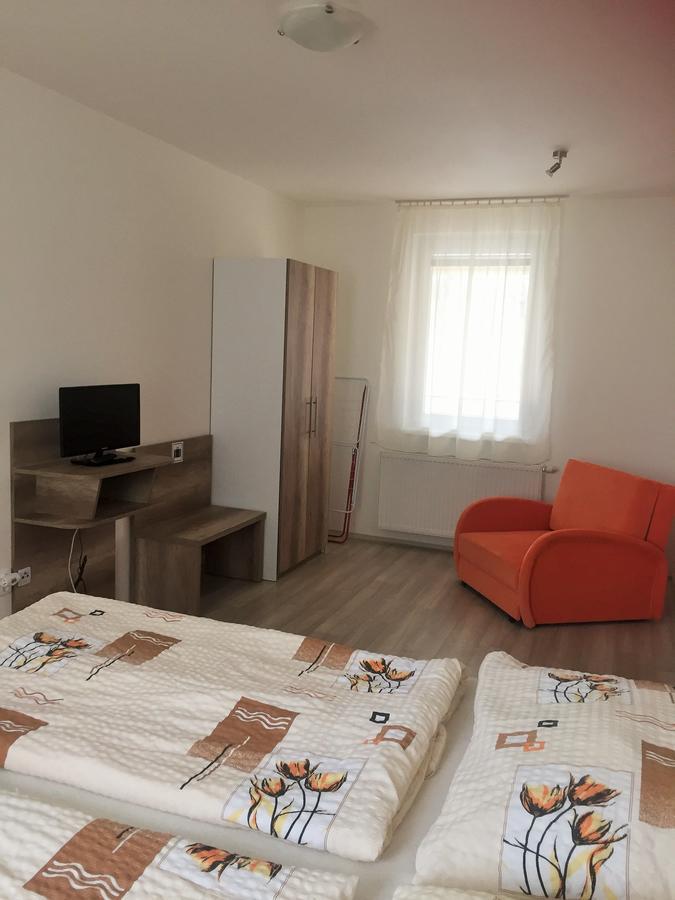 Promenad Apartmany Velky Meder Exterior photo